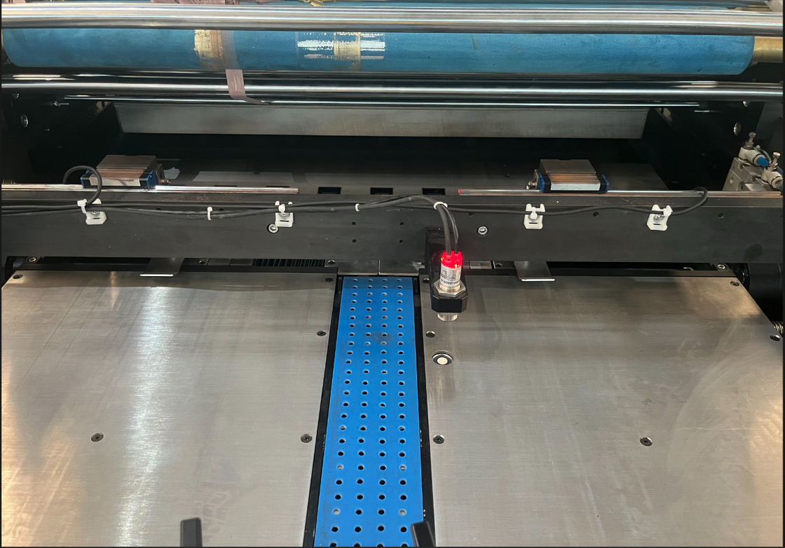 Máy đánh dấu tấm giấy nóng tự động 3D Gilding cho giấy đóng gói đầy đủ, đánh dấu màu sắc