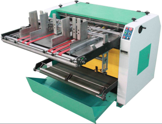 Máy cắt tự động Máy cắt vỏ bìa Bảng giấy Định vị chính xác hai chiều V Tắt Máy tốc độ 32pcs/min