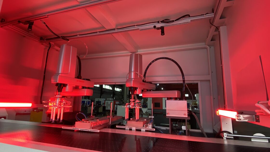 Nạp gấp đôi nạp gấp đôi hình thành cứng hộp làm máy tốc độ cao chính xác cao toàn bộ điều khiển servo