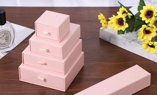 Máy chèn ruy băng bán tự động LY-450 Bao bì hộp cao cấp Hộp cứng Hộp tay áo
