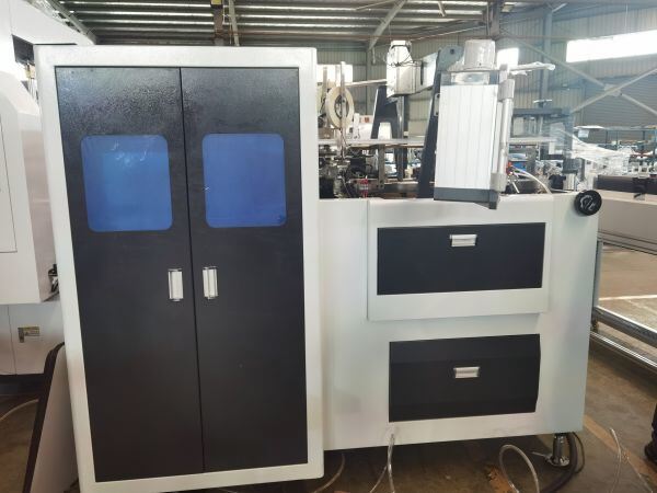 Máy dán góc hộp LY-750 với ứng dụng gia cố góc hoàn toàn tự động để chế biến hộp nhanh và chính xác