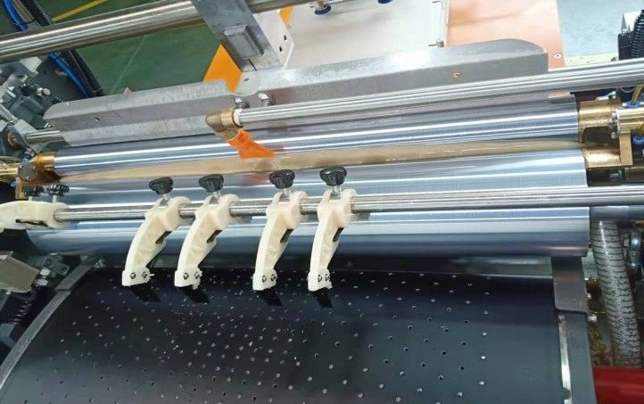 Độ chính xác cao Máy làm hộp cứng thông minh với 20 - 25 chiếc / phút Làm hộp lớn
