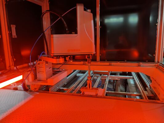 PLC với giao diện màn hình cảm ứng Máy định vị tự động Tốc độ sản xuất tự động 35-45pcsmin