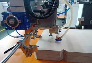 Độ chính xác cao Máy làm hộp cứng thông minh với 20 - 25 chiếc / phút Làm hộp lớn